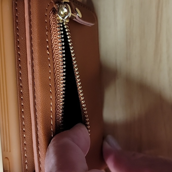 IPhone 14 pro wallet case - Picture 4 of 7